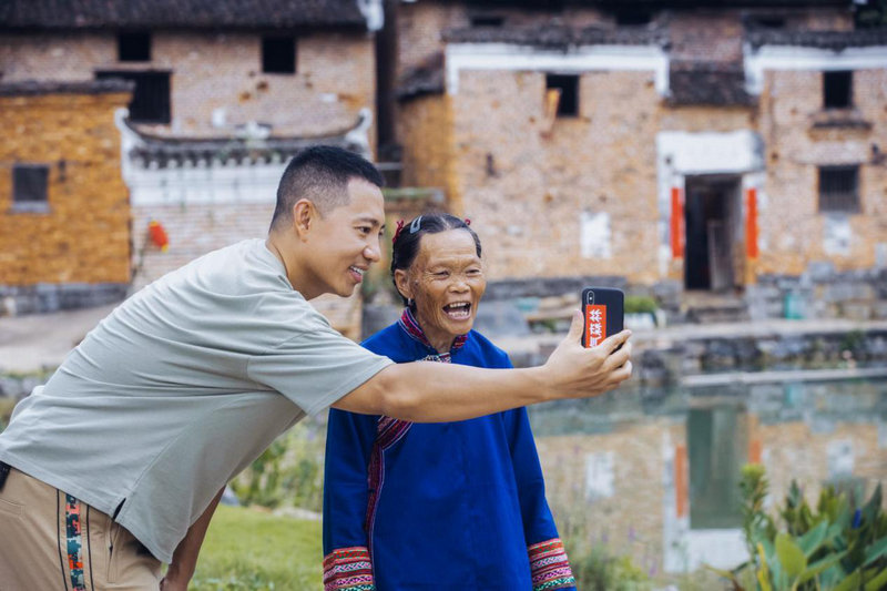 《青春在大地》见证脱贫攻坚时代下的青春故事