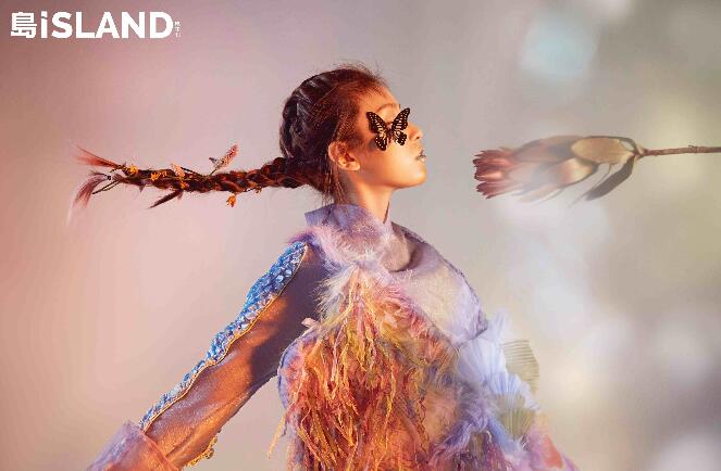 宋子秦脸色灵动甜美可人 参演《偷心画师》热播