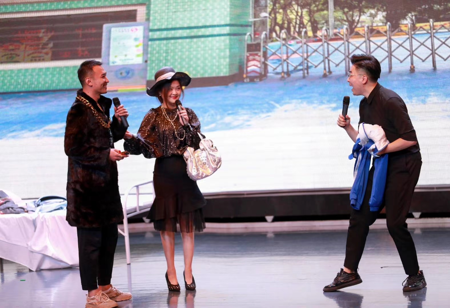 脱口秀剧《最佳配角》用惨淡默来直面灵魂和生活