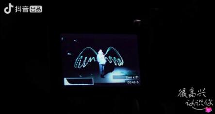 《很开心认识你》周迅阿雅李沁“追星”之旅 体验光绘艺术