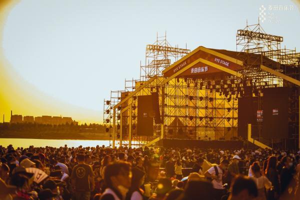 麦田音乐节主题出彩 玩转环保+音乐理念