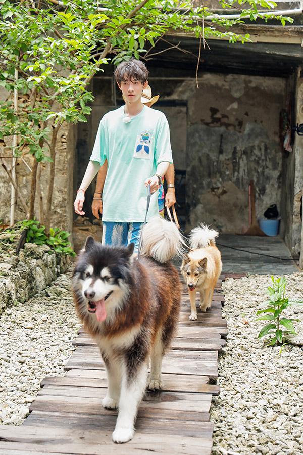 《完美的夏天》热播 成员学习废物使用