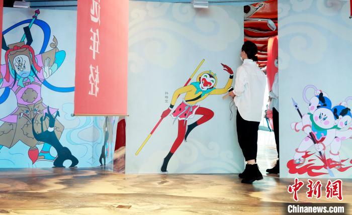 《大闹天宫》珍贵原画手稿亮相上海中心