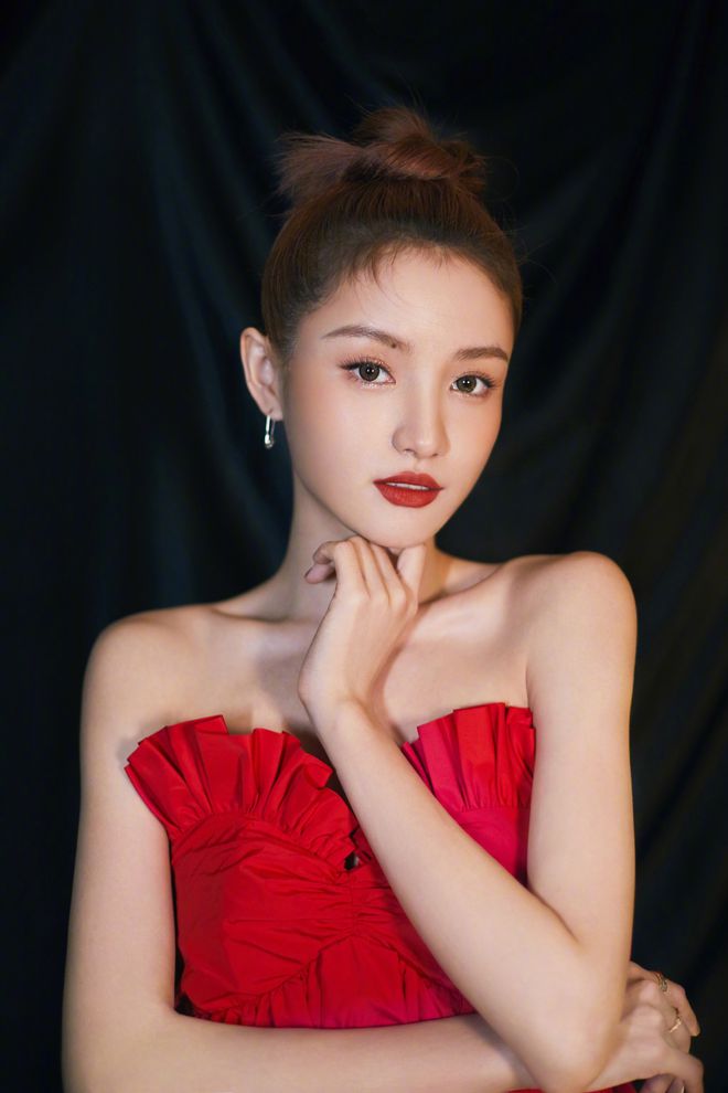 《奋斗吧主播》热血来袭 艺人跨界职场竞技