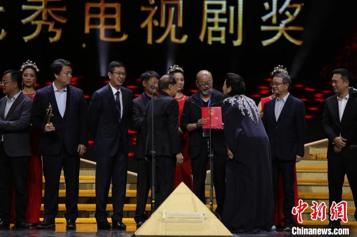 明星云集“飞天奖”“星光奖”颁奖典礼 获奖名单揭晓