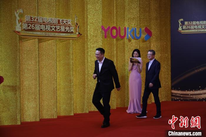 明星云集“飞天奖”“星光奖”颁奖典礼 获奖名单揭晓