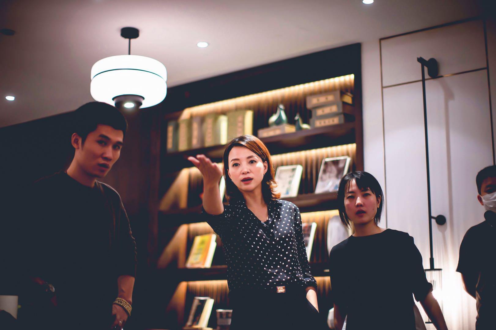 《朗读者》武汉日记 董卿对话“人民英雄”张定宇