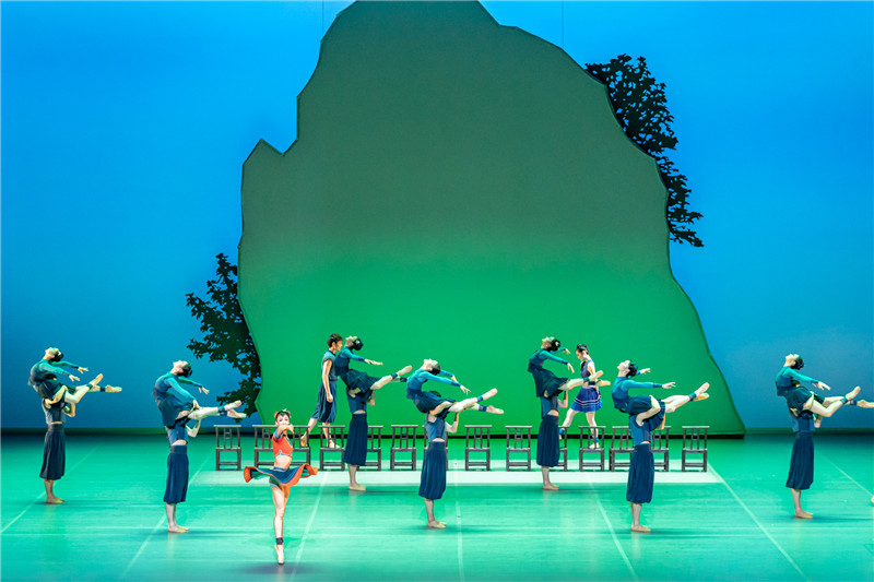 中央芭蕾舞团《花一样开放》在武汉琴台大剧院上演