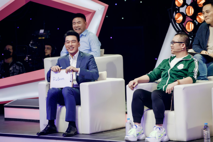 王耀庆倾力助阵《我们签大抵吧》总决赛比拼