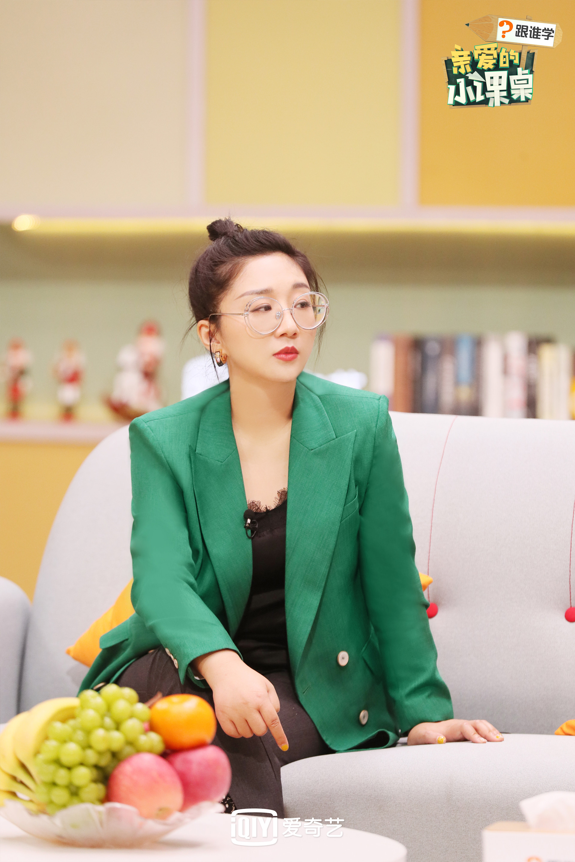 《亲爱的小课桌》陈建斌叶一茜摆摊妙招近年出