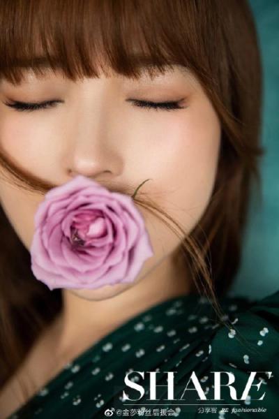 歌声依旧甜美的金莎发现时间黑洞，颜值时刻在线，网友：青春活力满满