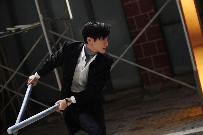 罗云熙《半是蜜糖半是伤》热播 甜蜜剧情暗藏线索