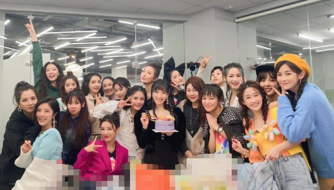 《奋斗吧主播》25位艺人跨界挑战困难重重