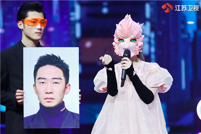 蒙面唱将倒立飙高音