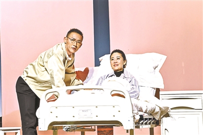 时隔20年 苗圃聂远重返话剧舞台