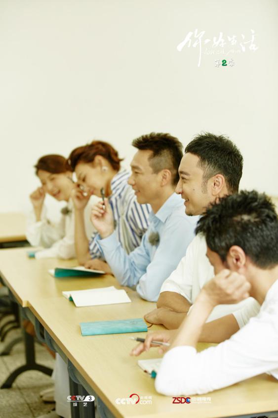 《你好生活》央视主持人重返“18岁” 回归教室感受校园时光