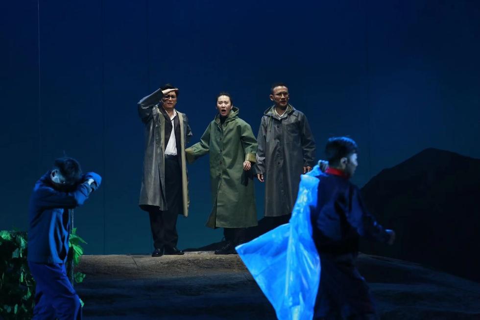 话剧《情系贺兰》：绘就闽宁镇脱贫攻坚的舞台画卷