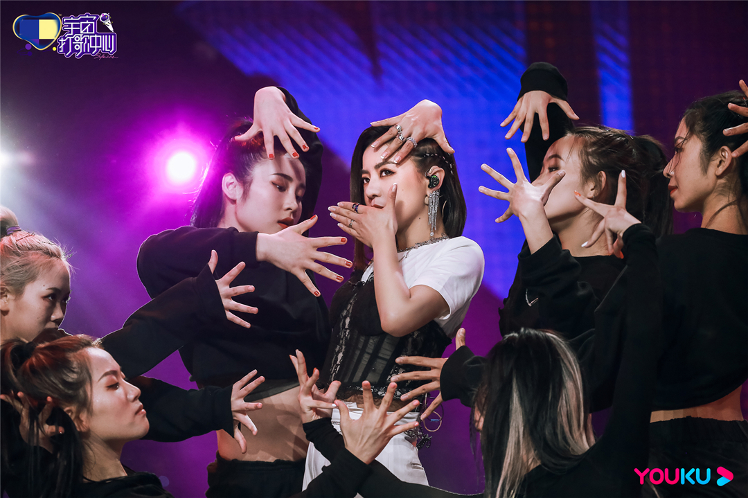 《宇宙打歌中心》丁当再唱成名曲引回忆