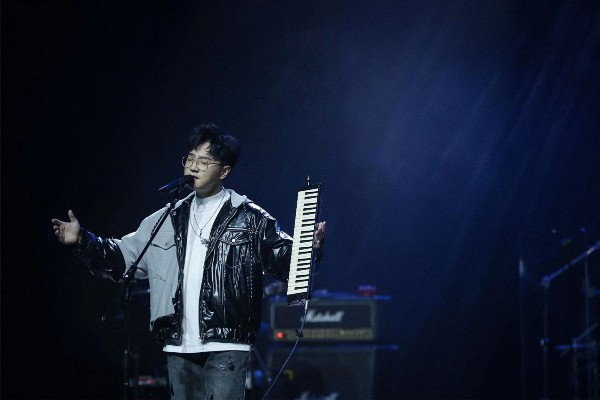 王铮亮全国巡演 张远魏晨助阵引全场大合唱