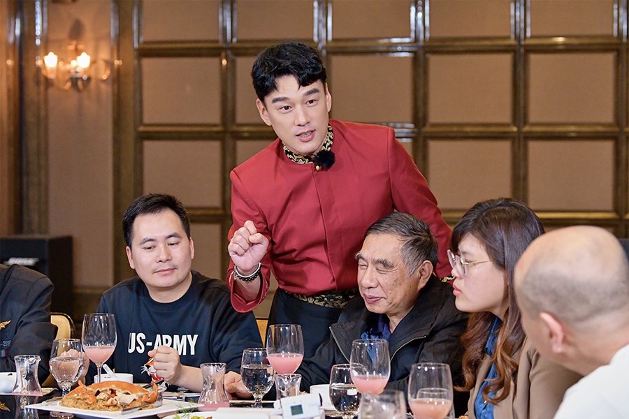 《神奇公司在哪里》致敬无名英雄 杨迪杨超越献上家的味道