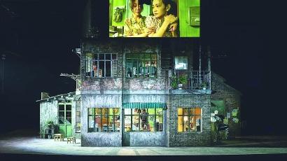 话剧《深渊》：升维的舞台，升级的悬疑