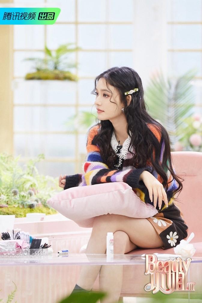 《Beauty小姐》林允圣诞妆容教学 展示独家美容法