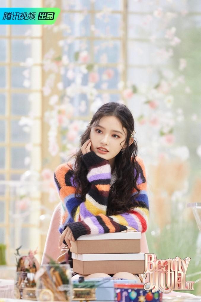 《Beauty小姐》林允圣诞妆容教学 展示独家美容法