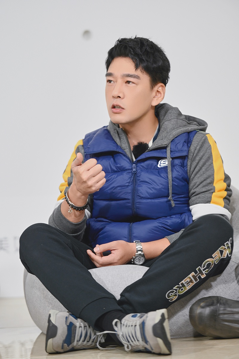 王耀庆《神奇公司在哪里》热播 匡助老人适应智能时代