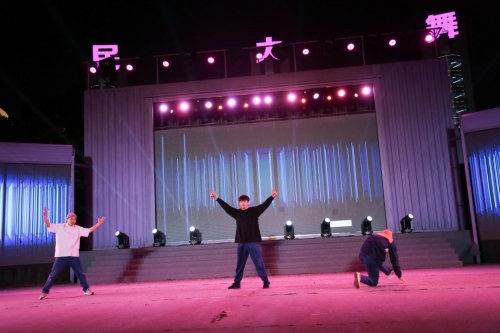 东莞办抖音流量王总决赛 全国16支队伍同台竞技,逾500万人在线关注