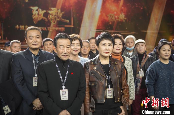 《盼望》30年再聚首 央视供图