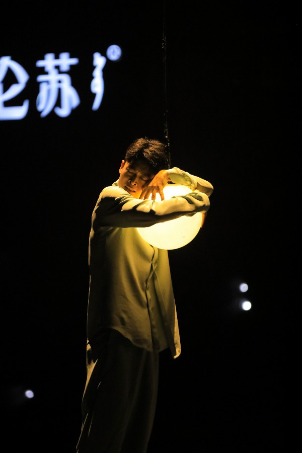 黎星晋级《舞蹈风暴》决赛 为自闭症发声哽咽落泪