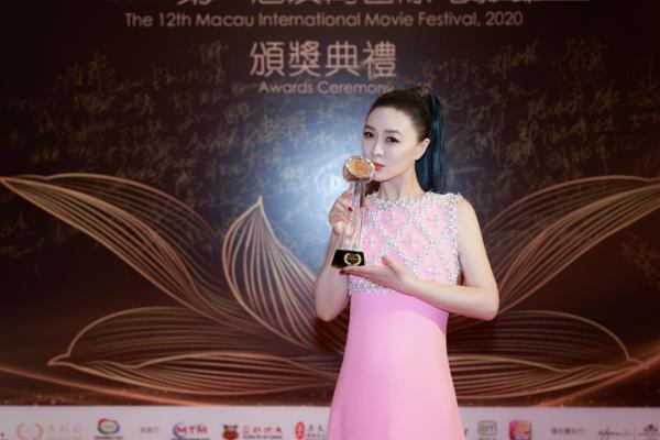 田海蓉获澳门国际电影节最佳女配角奖 演技博识获赞