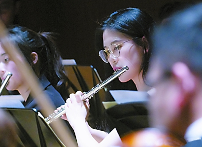 年轻的彩虹乐团挑战“贝多芬马拉松”