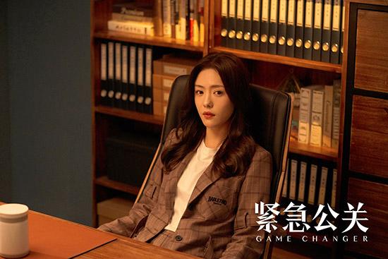 黄晓明《紧急公关》即将上岸CCTV-8 主海报打响开年剧集首战