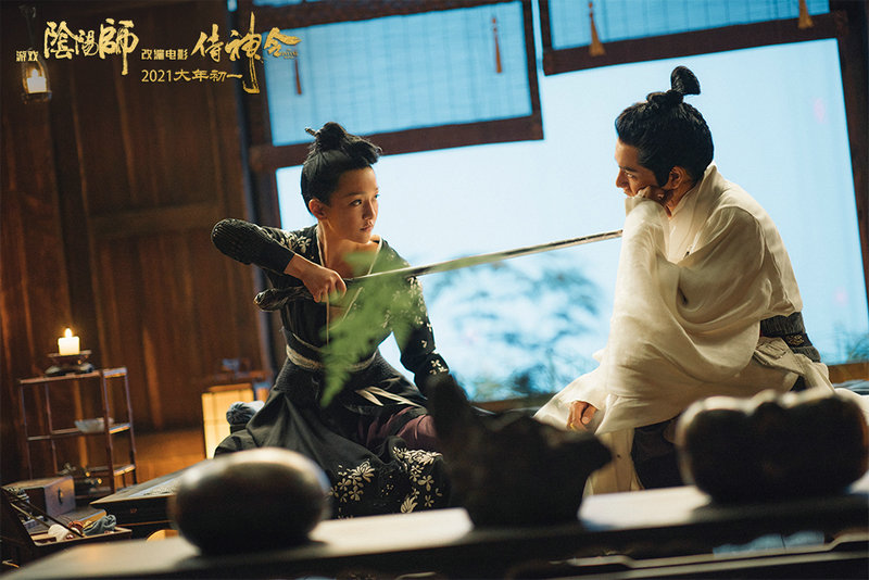 周深倾情献唱电影《侍神令》主题曲