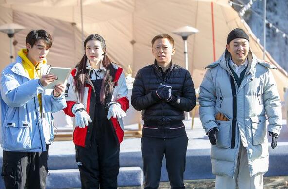 攀冰成功登顶！周韦彤挑战世界最冷极限运动