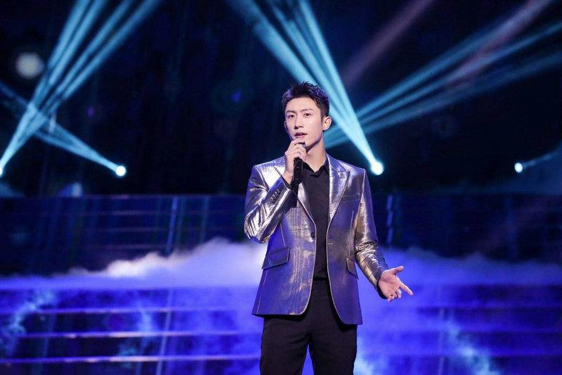 辽宁籍嘉宾黄景瑜李雪琴现身辽视春晚