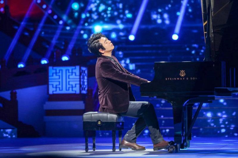 辽宁籍嘉宾黄景瑜李雪琴现身辽视春晚