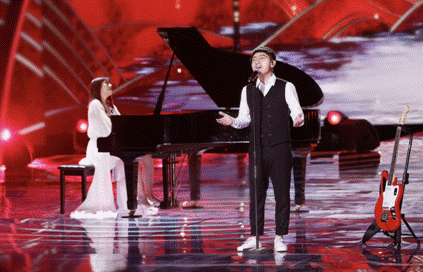 李健登《经典咏传播》唱清华校训改编版《我的祖国》被震撼唱响