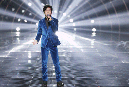 李健登《经典咏传播》唱清华校训改编版《我的祖国》被震撼唱响