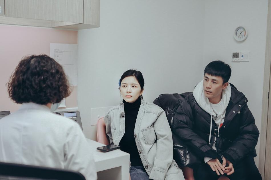 《婆婆和妈妈2》杜淳陪老婆产检 看宝宝B超照父爱十足