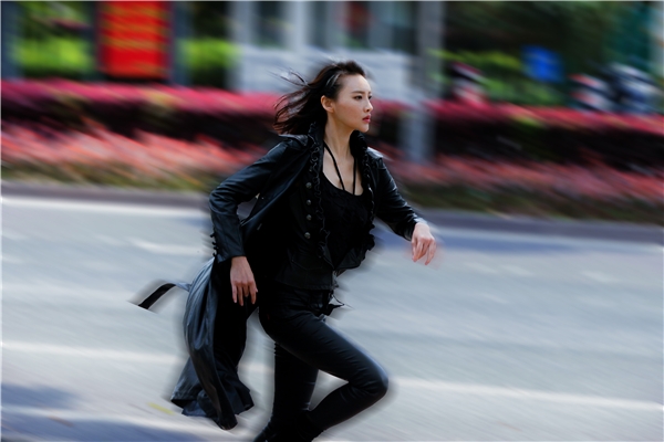 《我为兄弟狂》上线 白柳汐飒爽利落角色获好评