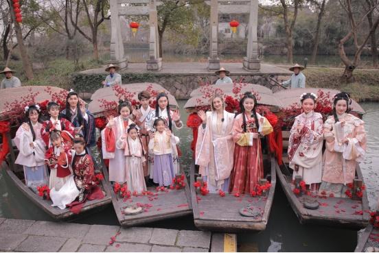 央视近年《谎言春节》探索多样年俗 全球观众云端共享“欢乐春节”