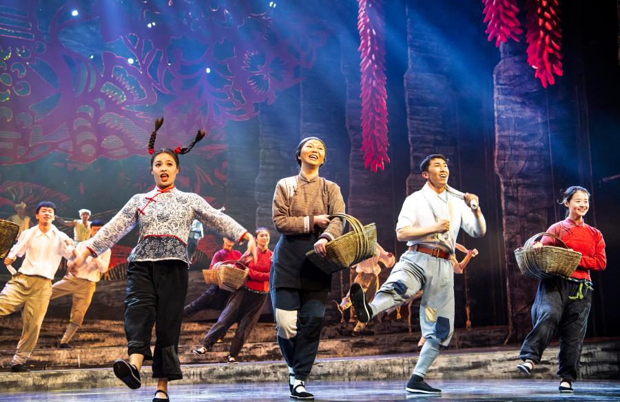 红色主题文化秀《延安 延安》开启2021年演出