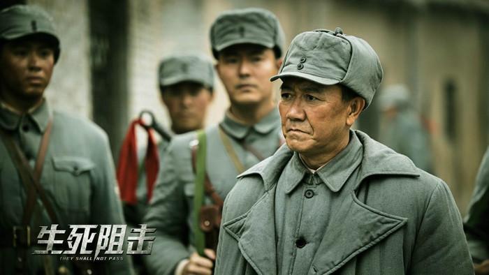 李幼斌片场连轴转敬业态度获赞 战争电影《生死阻击》正拍摄