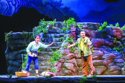 演了十年，沪剧《挑山女人》为何能一次次慷慨观众