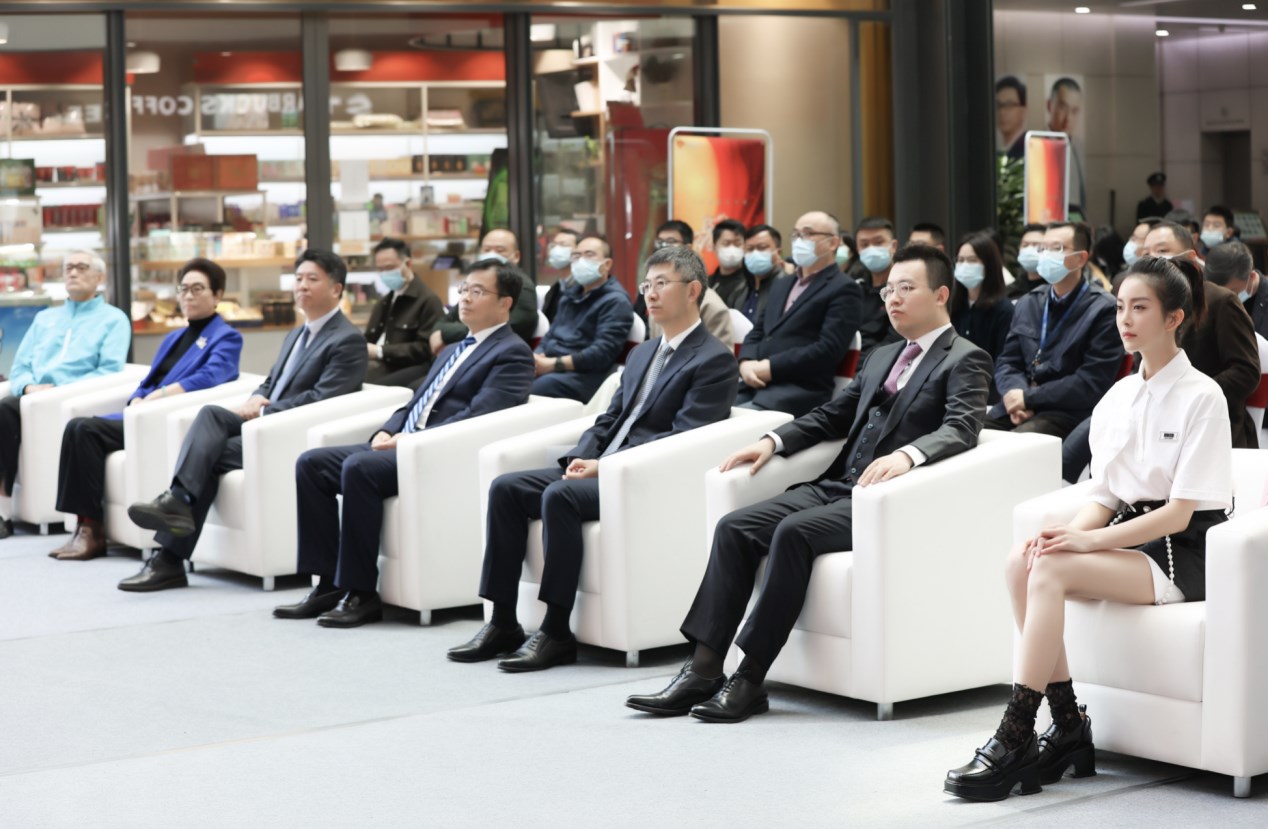 献礼节目《致敬百年风华》召开新闻发布会 青年演员种丹妮以先容人身份出席