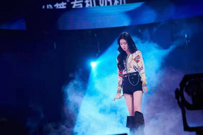 张碧晨首登《为歌而赞》 改编热门歌曲