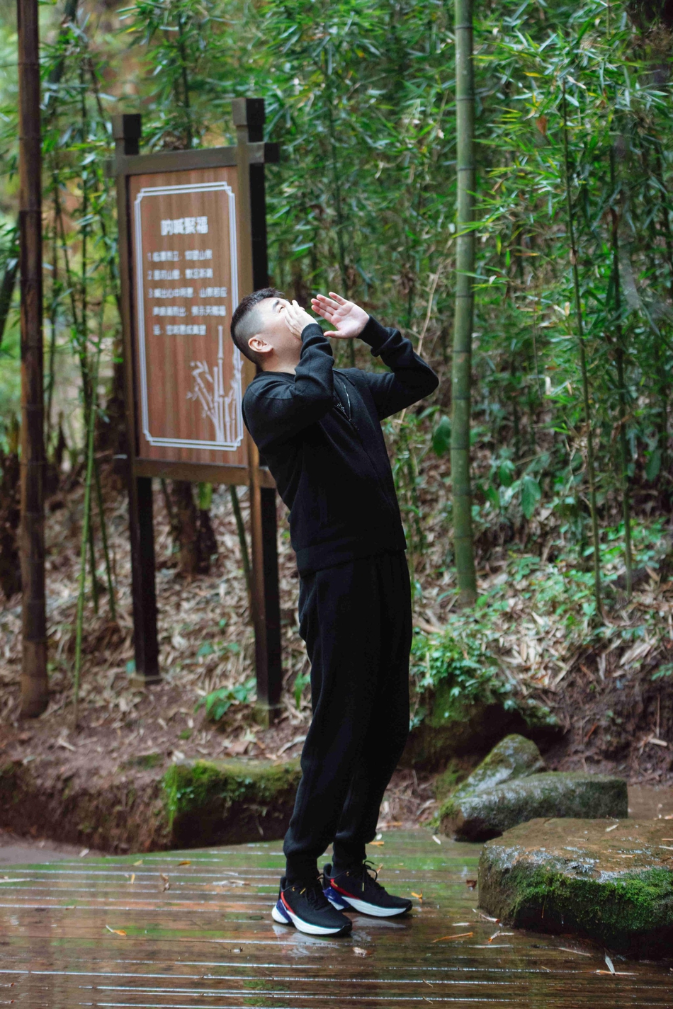 《妻子的浪漫旅行5》刘涛与妻子团出游造型甜美