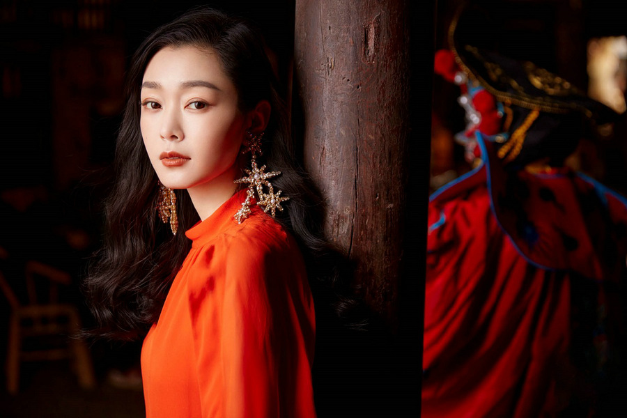 宋轶解锁双杂志大片 风格打破阐明多面魅力